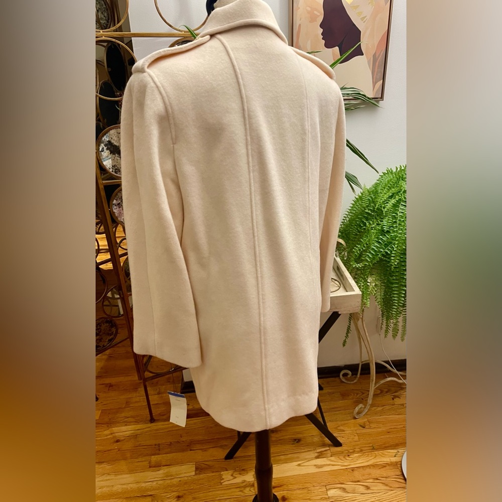 Winter White Walking Coat by ilie wacs. - Picture 2 of 10